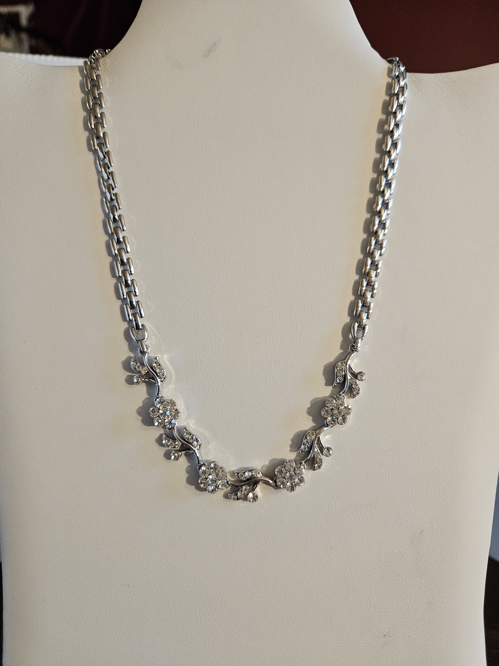 Vintage Silver Floral Crystal Necklace - Elegant Women Jewelry
